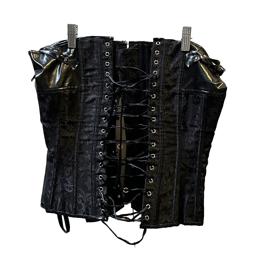 Female Pirate 5